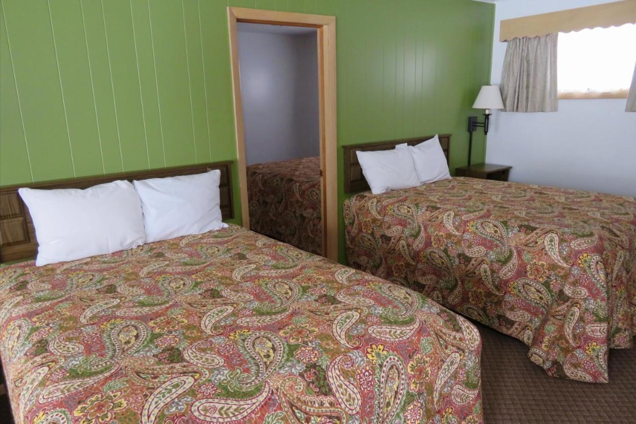 Cedars Motel Ironwood Dış mekan fotoğraf