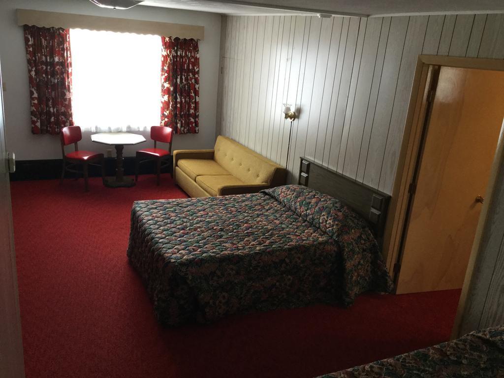 Cedars Motel Ironwood Dış mekan fotoğraf