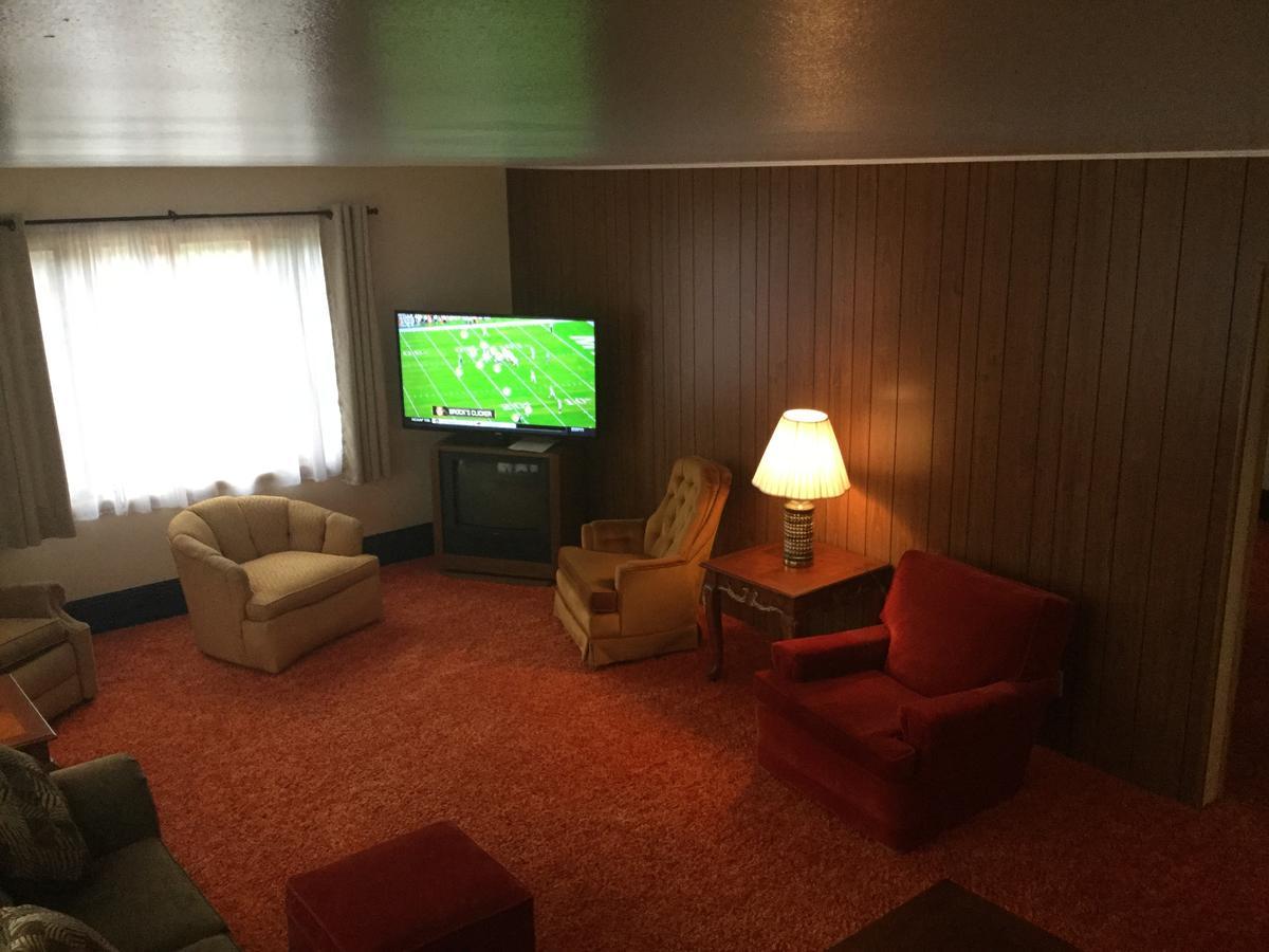 Cedars Motel Ironwood Dış mekan fotoğraf