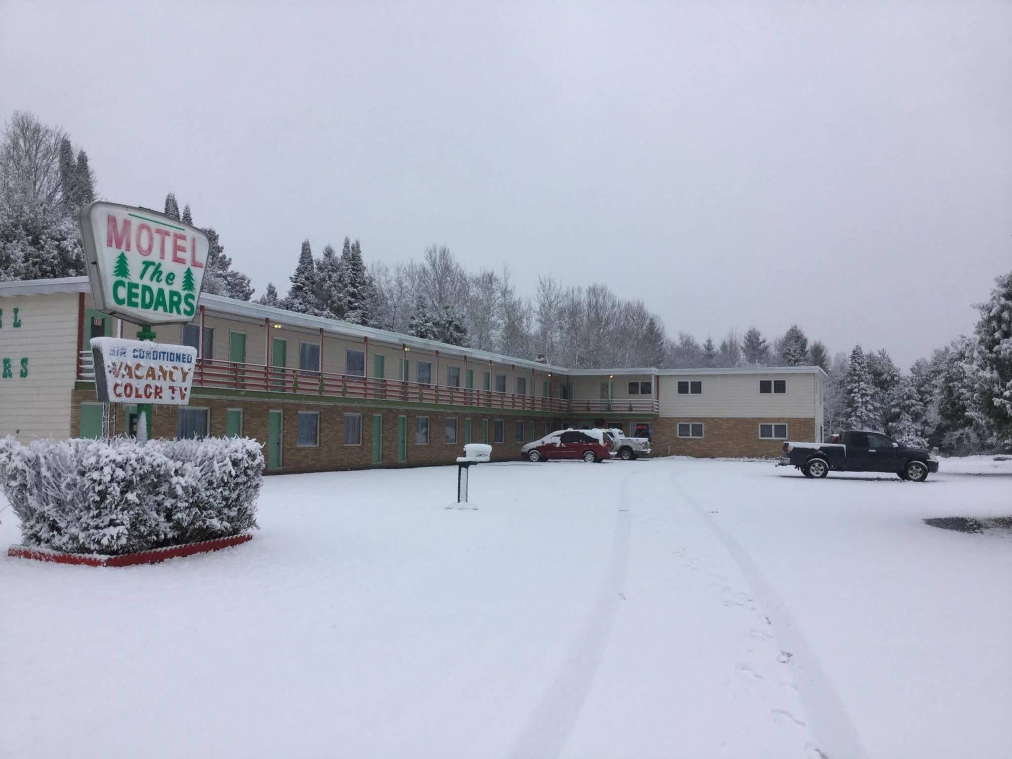 Cedars Motel Ironwood Dış mekan fotoğraf