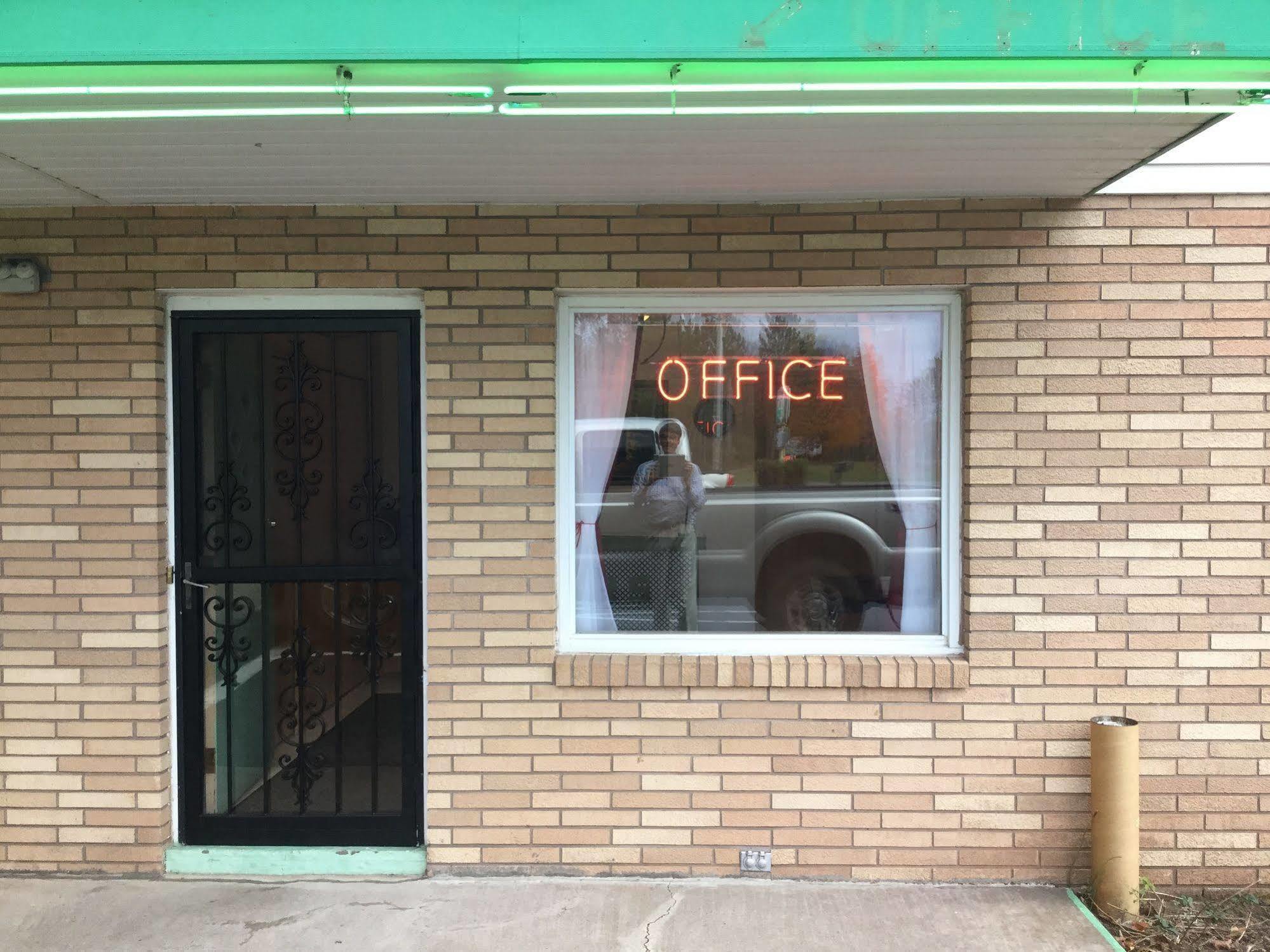 Cedars Motel Ironwood Dış mekan fotoğraf