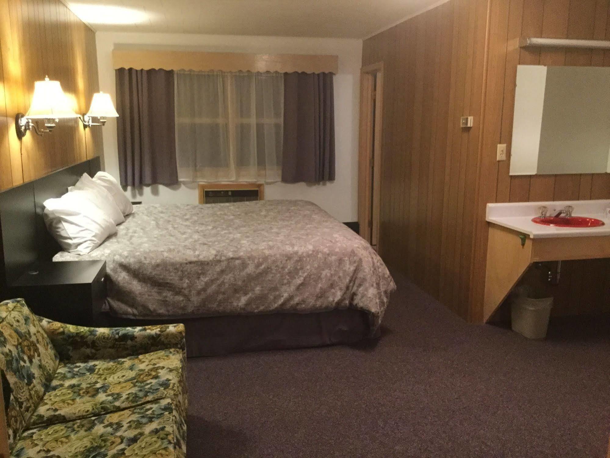 Cedars Motel Ironwood Dış mekan fotoğraf